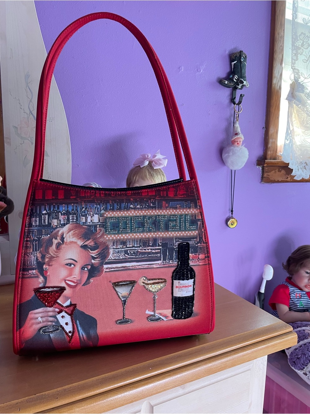 Vintage-Inspired Red Cocktail Scene Shoulder Bag